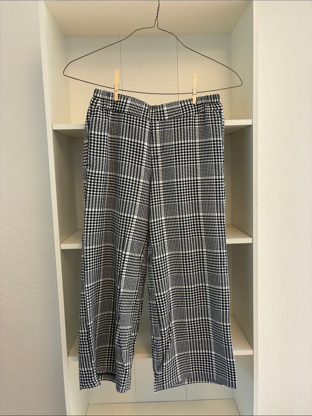 Old Navy Black and White Plaid Wide-Leg Pants